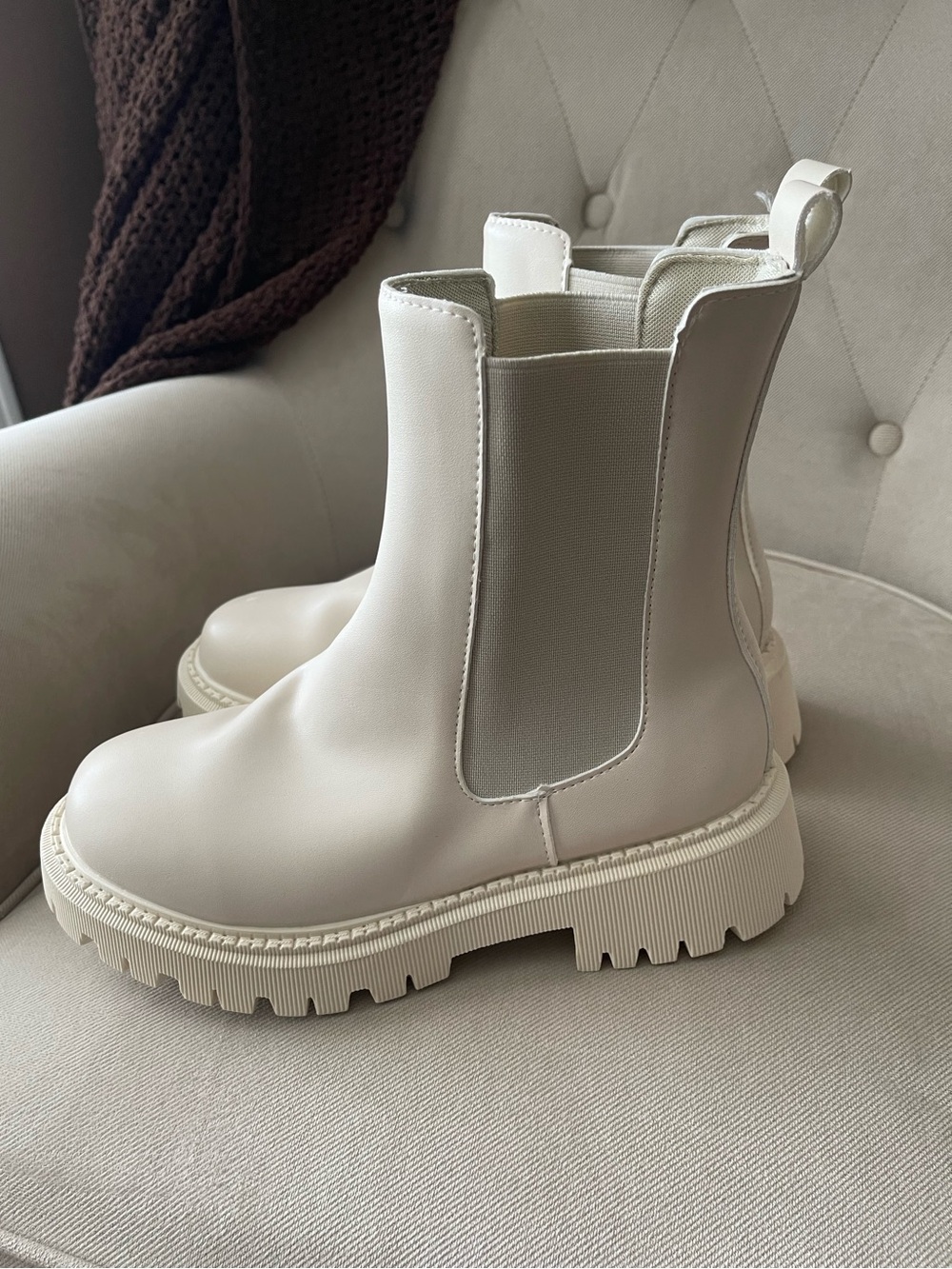 Women's Cream Chelsea Lug Boots